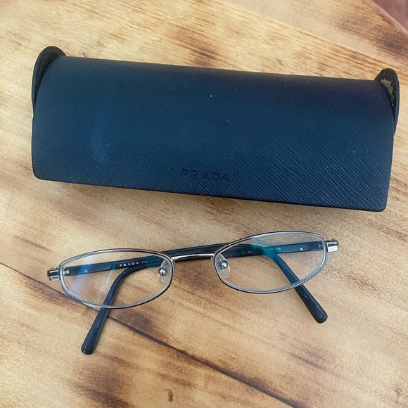 Prada eyeglasses - Picture 5 of 5